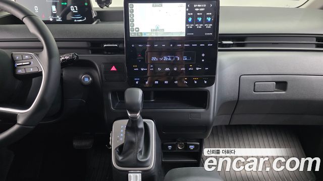 Hyundai Staria 2025 — photo 15