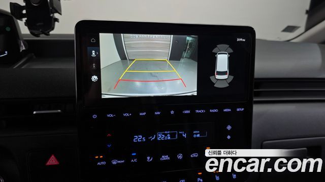 Hyundai Staria 2025 — photo 16