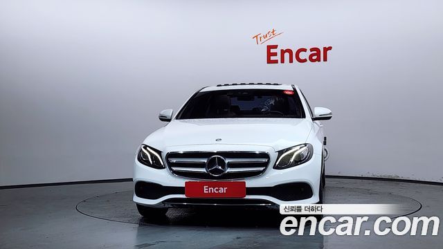 Mercedes-Benz E-Class 2019 — photo 3