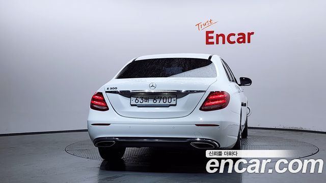 Mercedes-Benz E-Class 2019 — photo 4