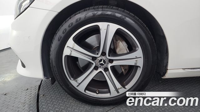 Mercedes-Benz E-Class 2019 — photo 5