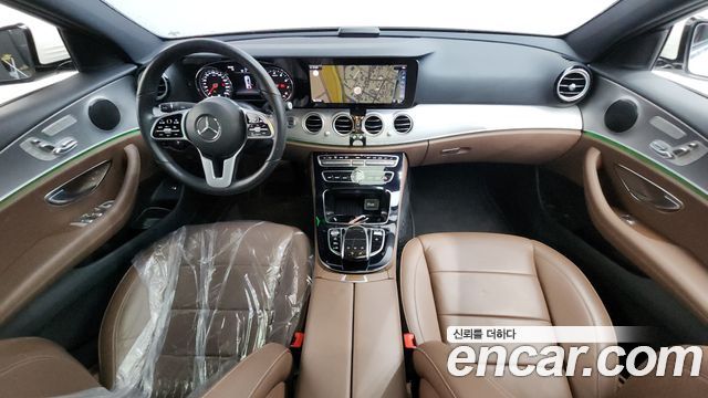 Mercedes-Benz E-Class 2019 — photo 7