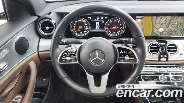 Mercedes-Benz E-Class 2019 — photo 13