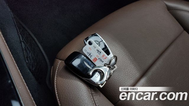 Mercedes-Benz E-Class 2019 — photo 15