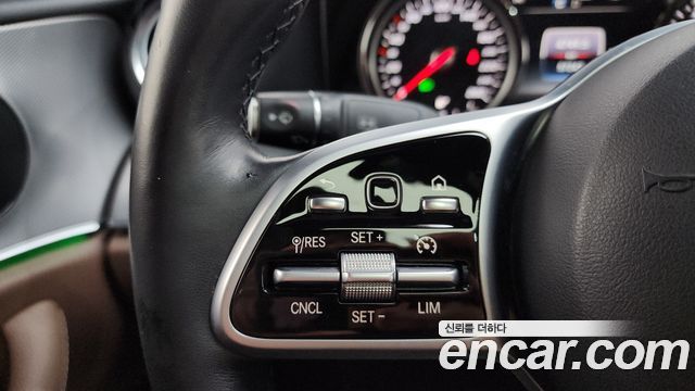 Mercedes-Benz E-Class 2019 — photo 16