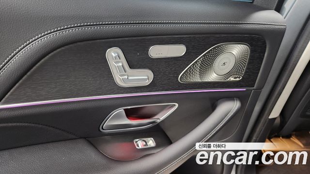 Mercedes-Benz GLE-Class 2025 — photo 11