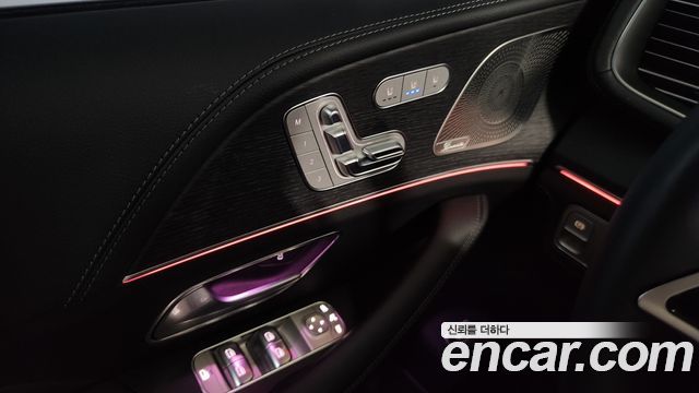 Mercedes-Benz GLE-Class 2025 — photo 13
