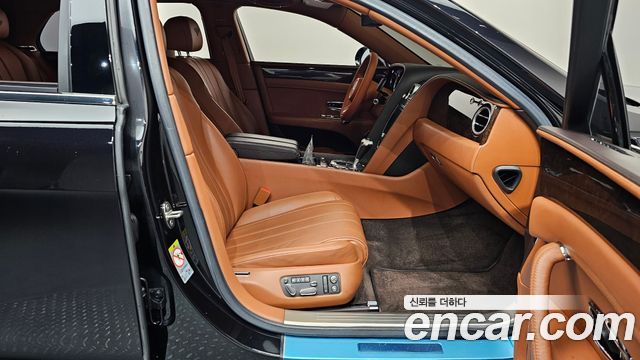 Bentley Flying Spur 2014 — photo 11