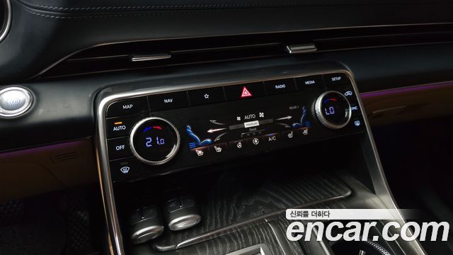 Genesis GV80 2021 — photo 25