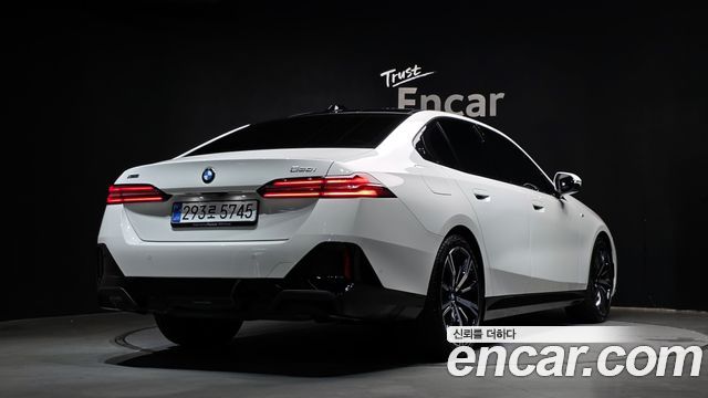 BMW 5-Series 2026 — photo 2
