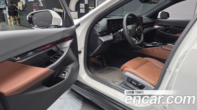 BMW 5-Series 2026 — photo 13
