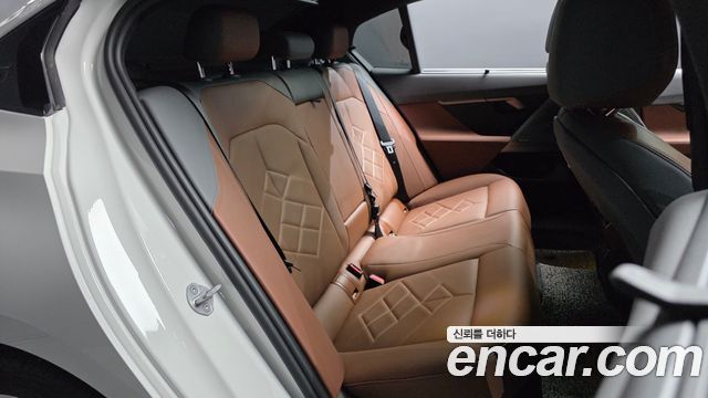 BMW 5-Series 2026 — photo 17