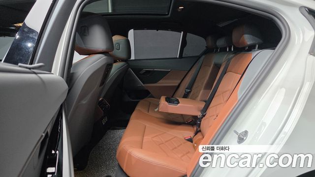 BMW 5-Series 2026 — photo 18