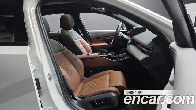 BMW 5-Series 2026 — photo 16