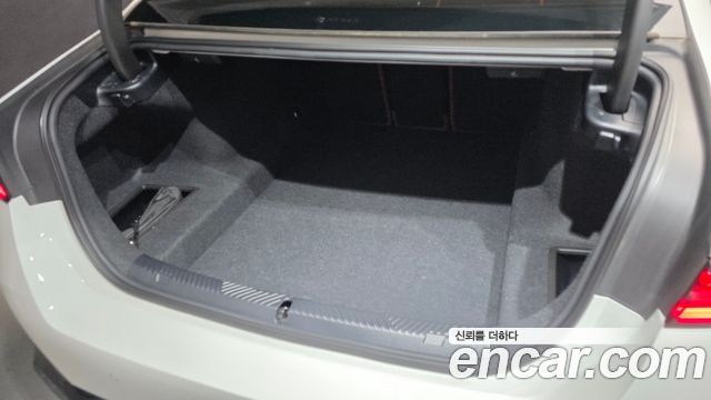 BMW 5-Series 2026 — photo 31