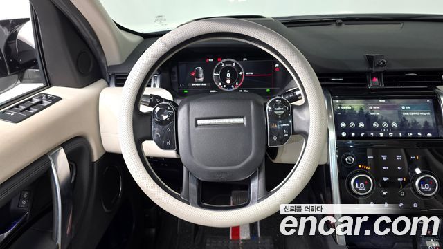 Land Rover Discovery Sport 2020 — photo 15