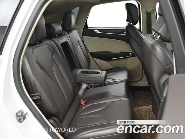 Lincoln MKC 2019 — photo 12