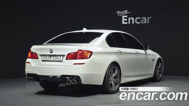BMW 5-Series 2016 — photo 2