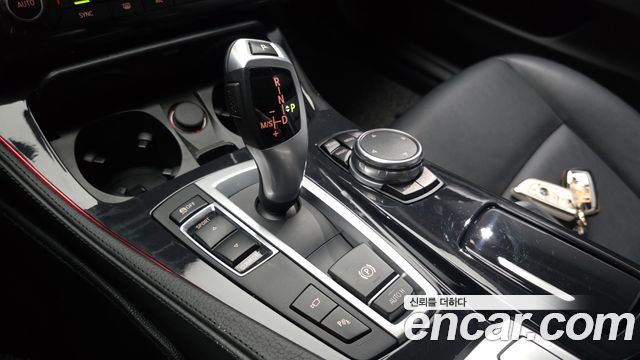 BMW 5-Series 2016 — photo 9