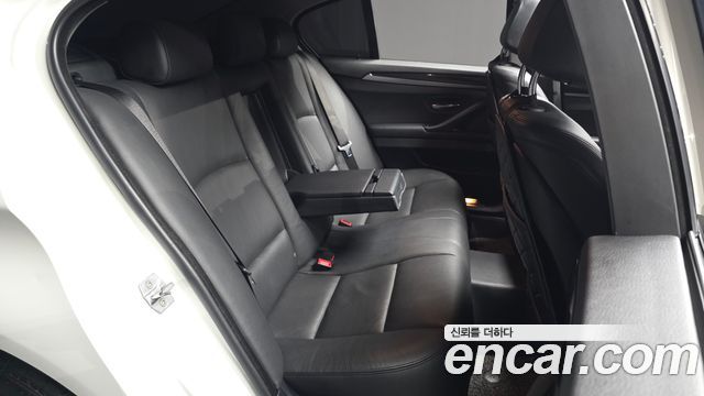 BMW 5-Series 2016 — photo 12
