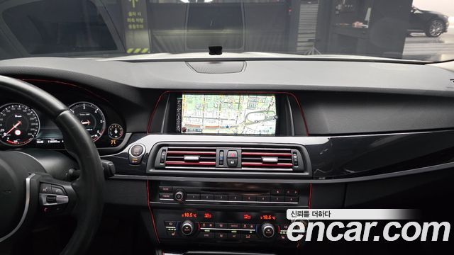 BMW 5-Series 2016 — photo 14