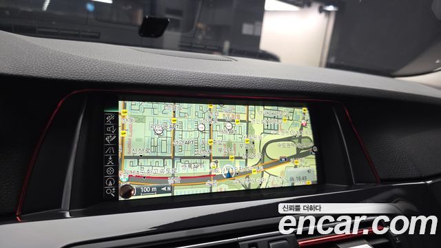 BMW 5-Series 2016 — photo 15