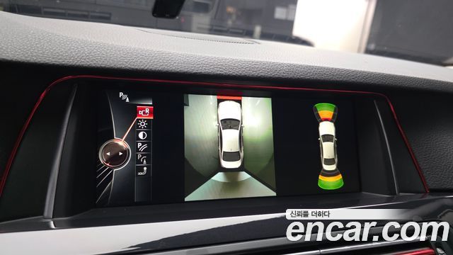 BMW 5-Series 2016 — photo 16