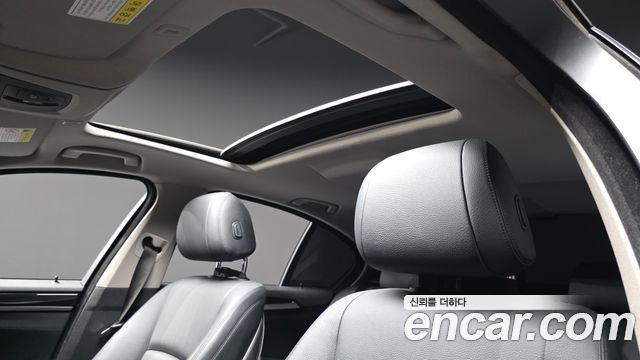 BMW 5-Series 2016 — photo 19