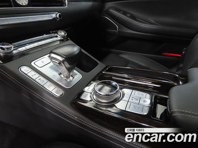 Genesis G90 2019 — photo 11