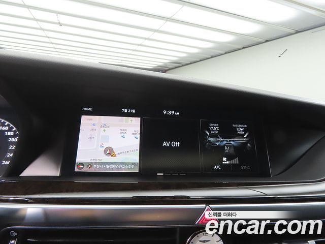 Genesis G90 2019 — photo 13