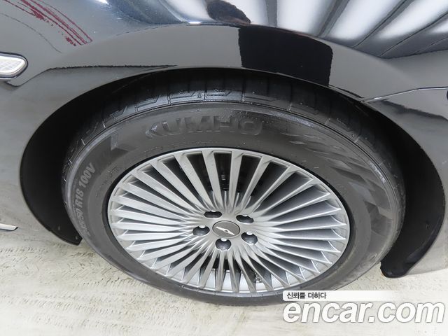 Genesis G90 2019 — photo 20