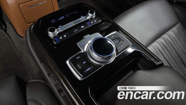 Genesis G90 2020 — photo 18