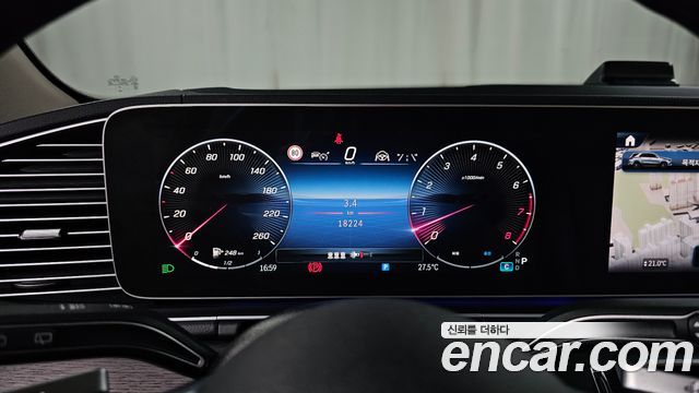 Mercedes-Benz GLE-Class 2025 — photo 11