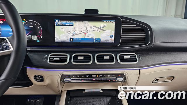 Mercedes-Benz GLE-Class 2025 — photo 24