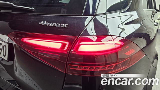 Mercedes-Benz GLE-Class 2025 — photo 9