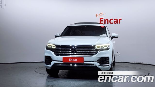 Volkswagen Touareg 2023 — photo 3
