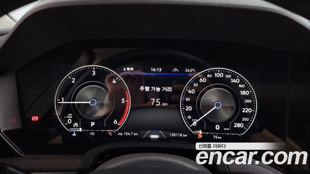 Volkswagen Touareg 2023 — photo 11
