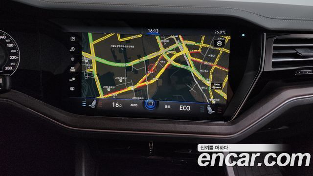 Volkswagen Touareg 2023 — photo 20