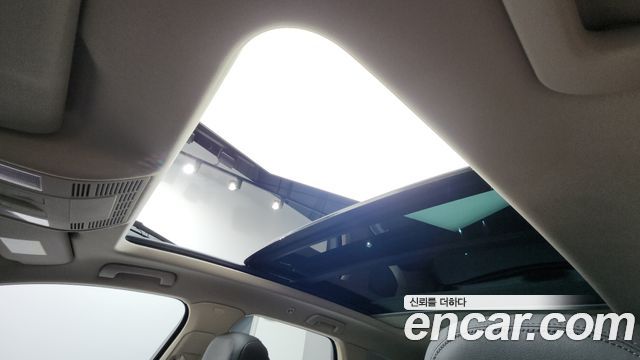 Volkswagen Touareg 2023 — photo 25