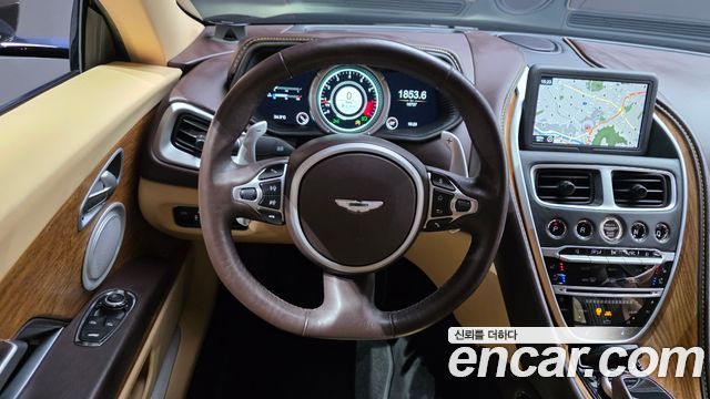 Aston Martin DB11 2020 — photo 13