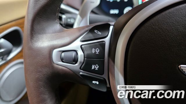 Aston Martin DB11 2020 — photo 14