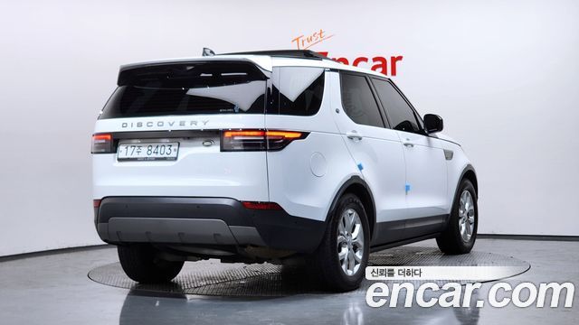 Land Rover Discovery 2019 — photo 2