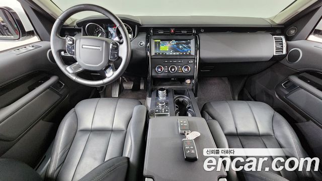 Land Rover Discovery 2019 — photo 10