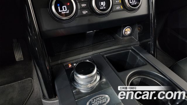 Land Rover Discovery 2019 — photo 12