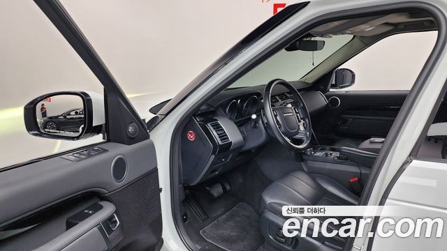 Land Rover Discovery 2019 — photo 13