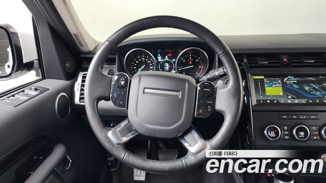 Land Rover Discovery 2019 — photo 20