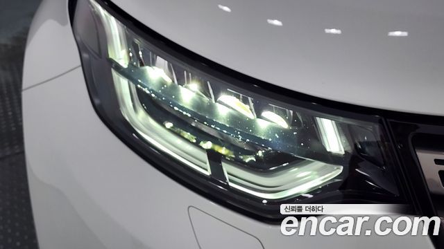 Land Rover Discovery 2019 — photo 8