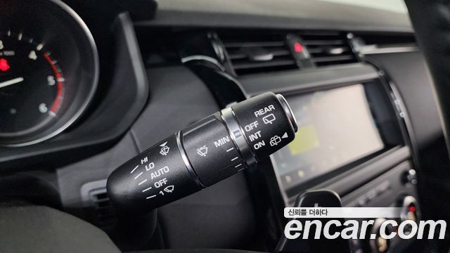 Land Rover Discovery 2019 — photo 34