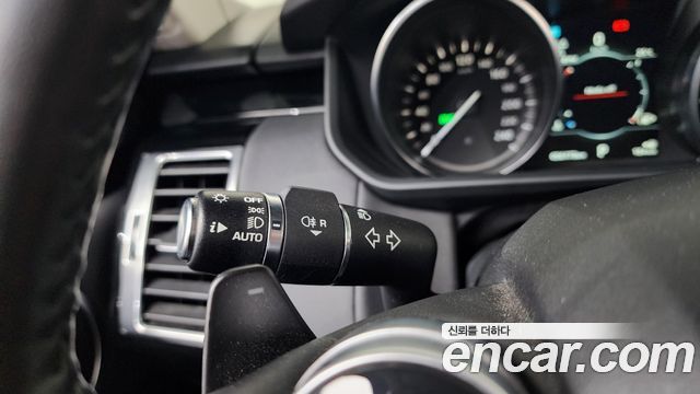 Land Rover Discovery 2019 — photo 35