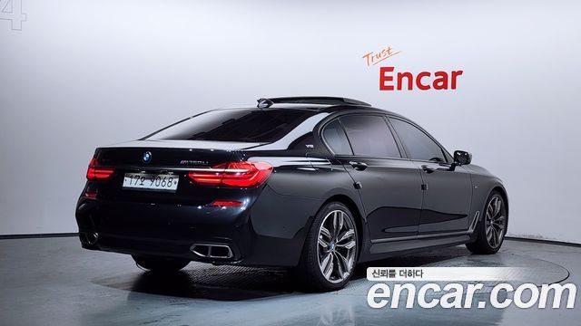 BMW 7-Series 2018 — photo 2
